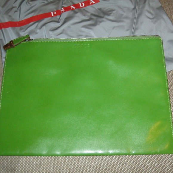 ❤️PRADA Mela Green Leather Tucky Lock Clutch Briefcase Purse - Picture 1 of 9